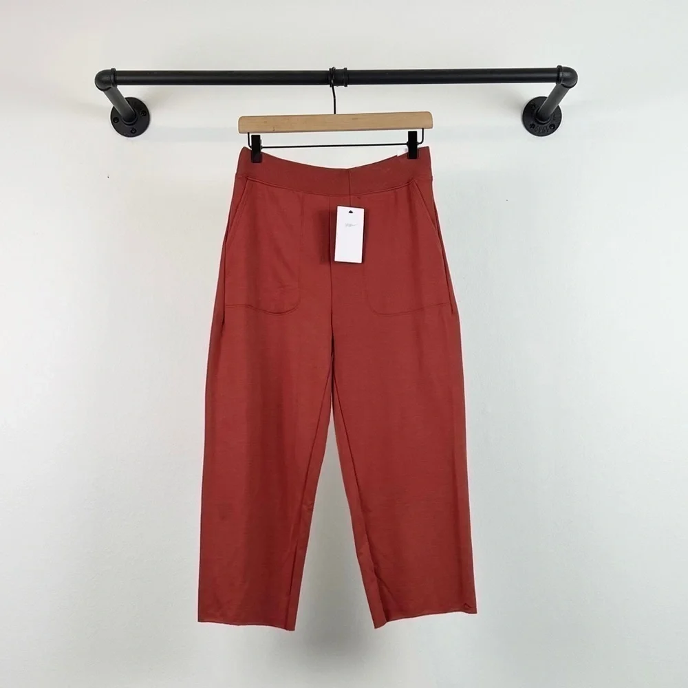 NWT Nike Yoga Luce Fleece Cropped Pants in Red Stone